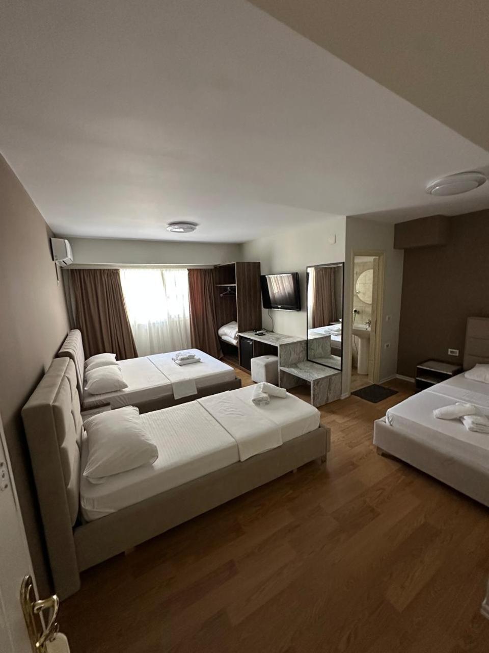 Hotel Her Vlora Kültér fotó