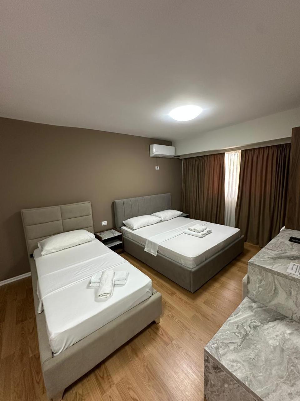 Hotel Her Vlora Kültér fotó