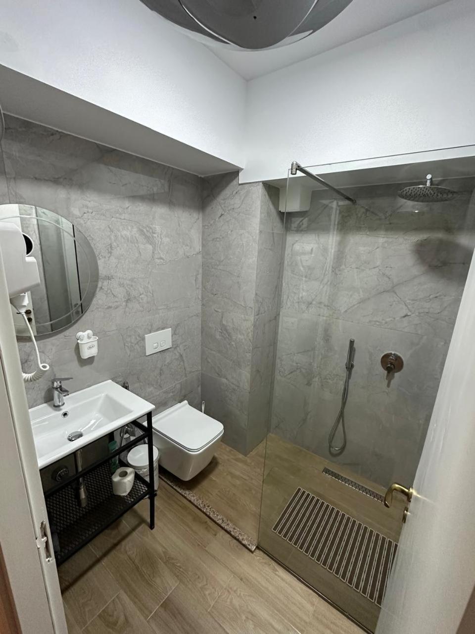 Hotel Her Vlora Kültér fotó