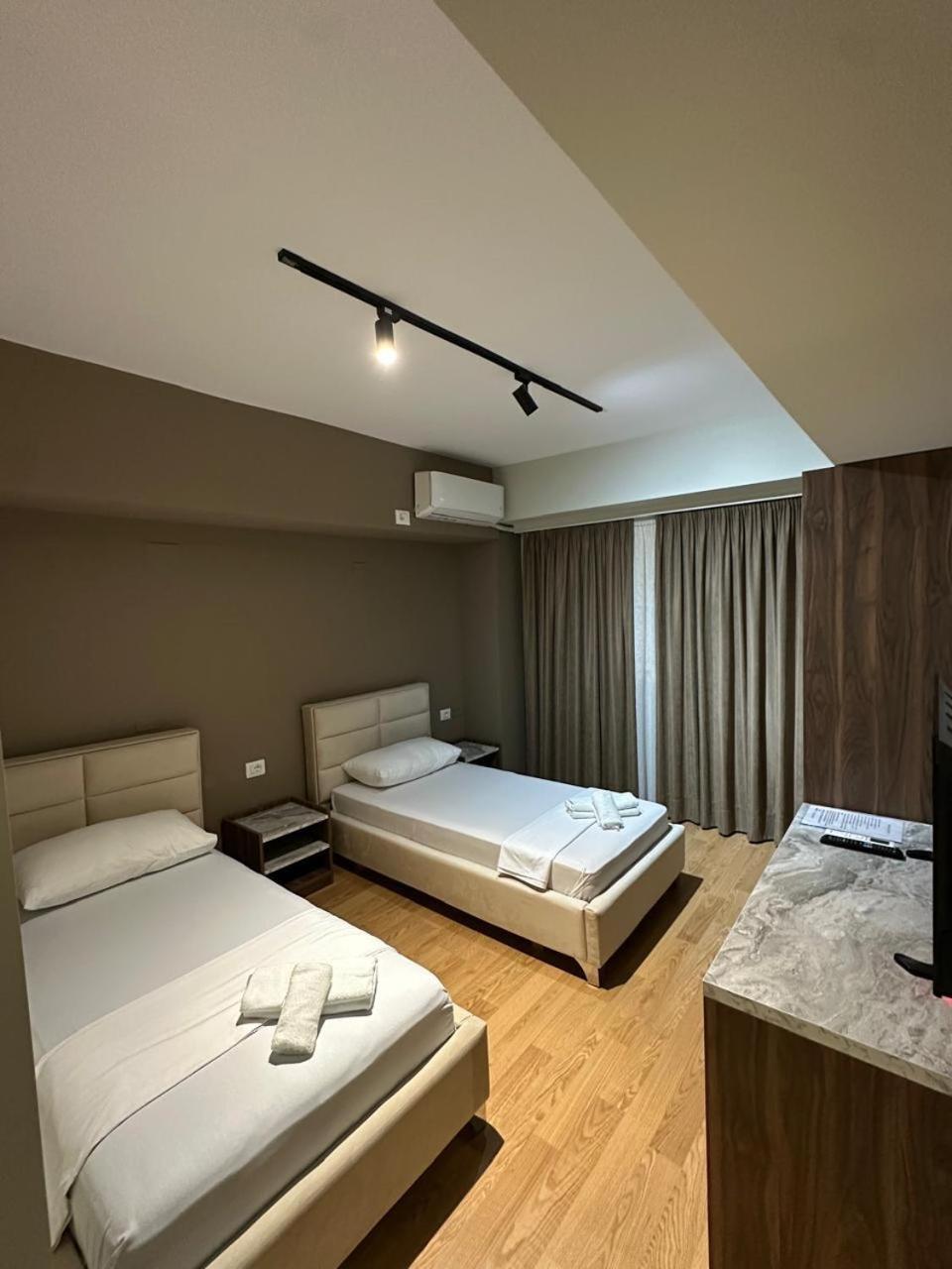 Hotel Her Vlora Kültér fotó