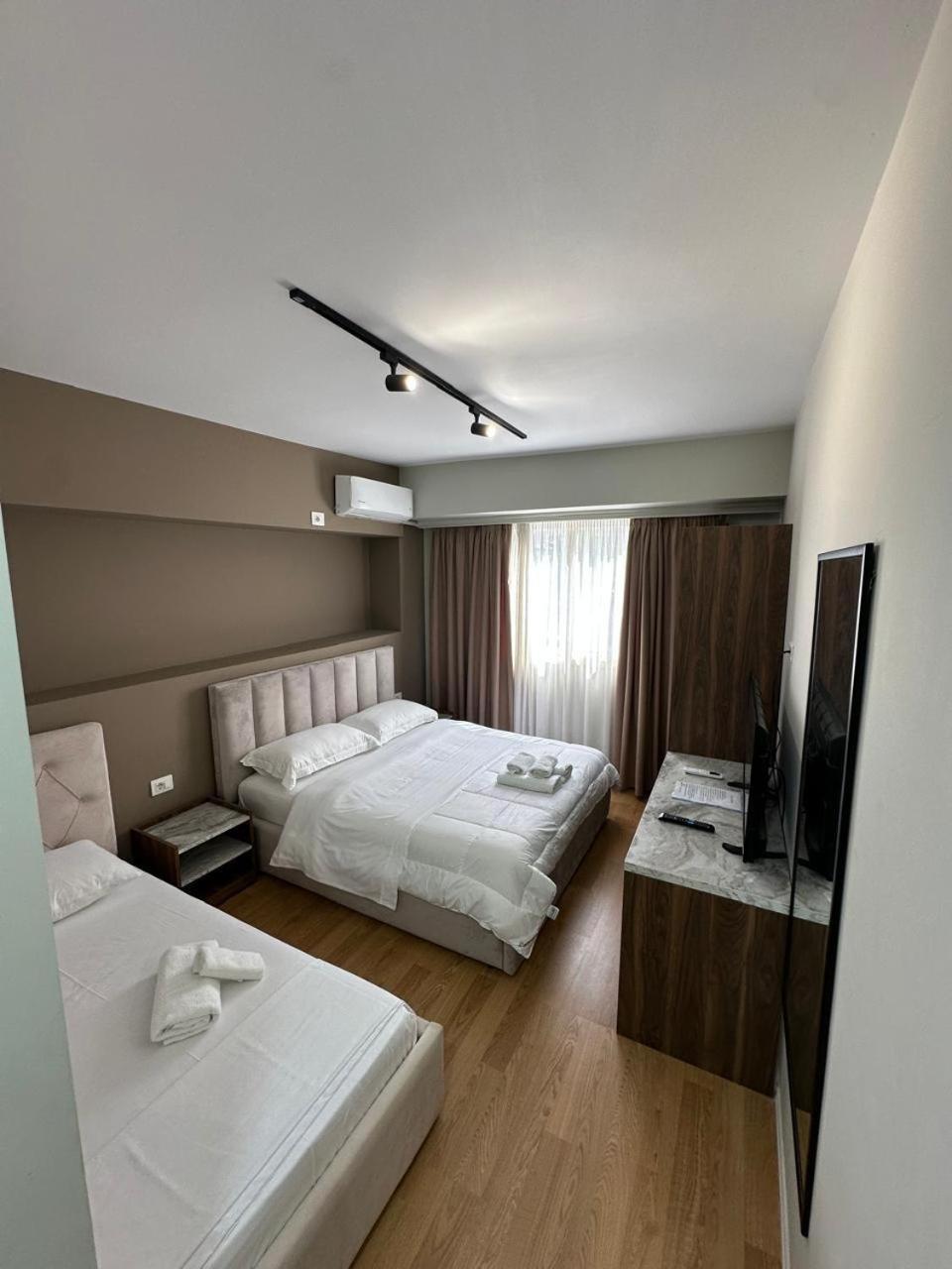 Hotel Her Vlora Kültér fotó