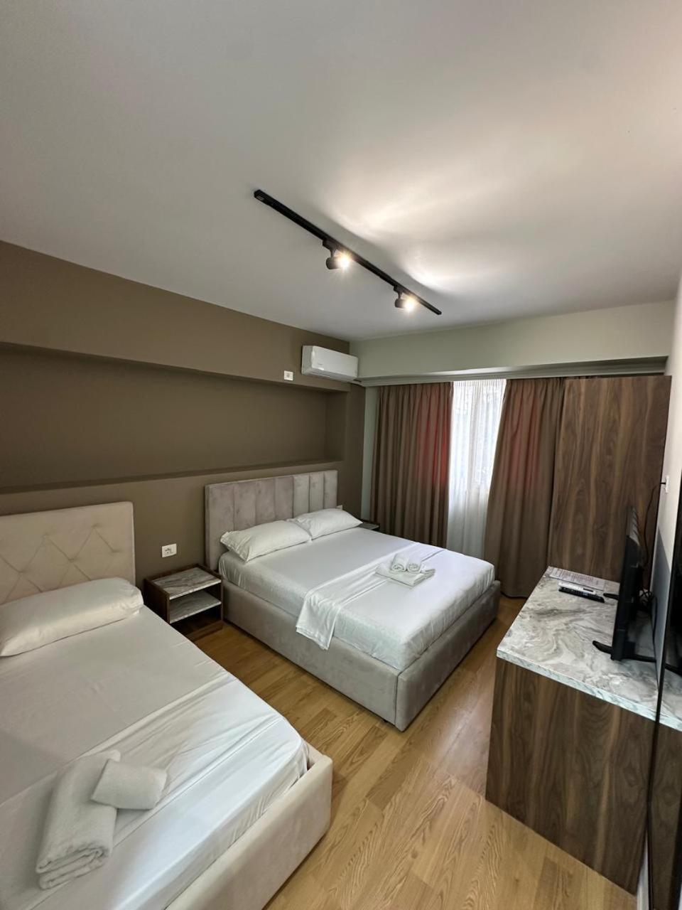 Hotel Her Vlora Kültér fotó