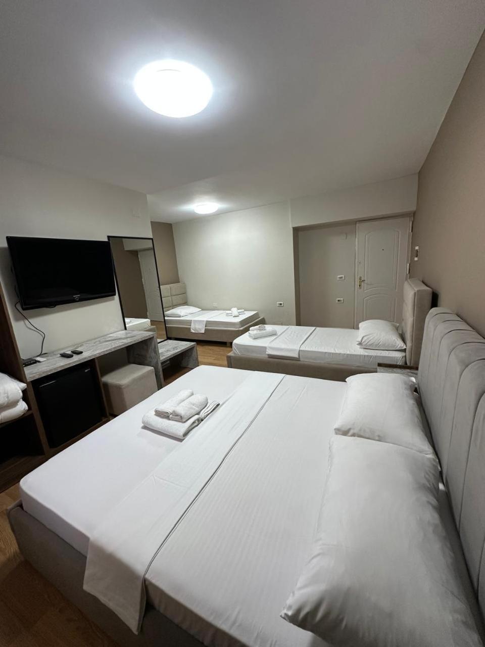 Hotel Her Vlora Kültér fotó