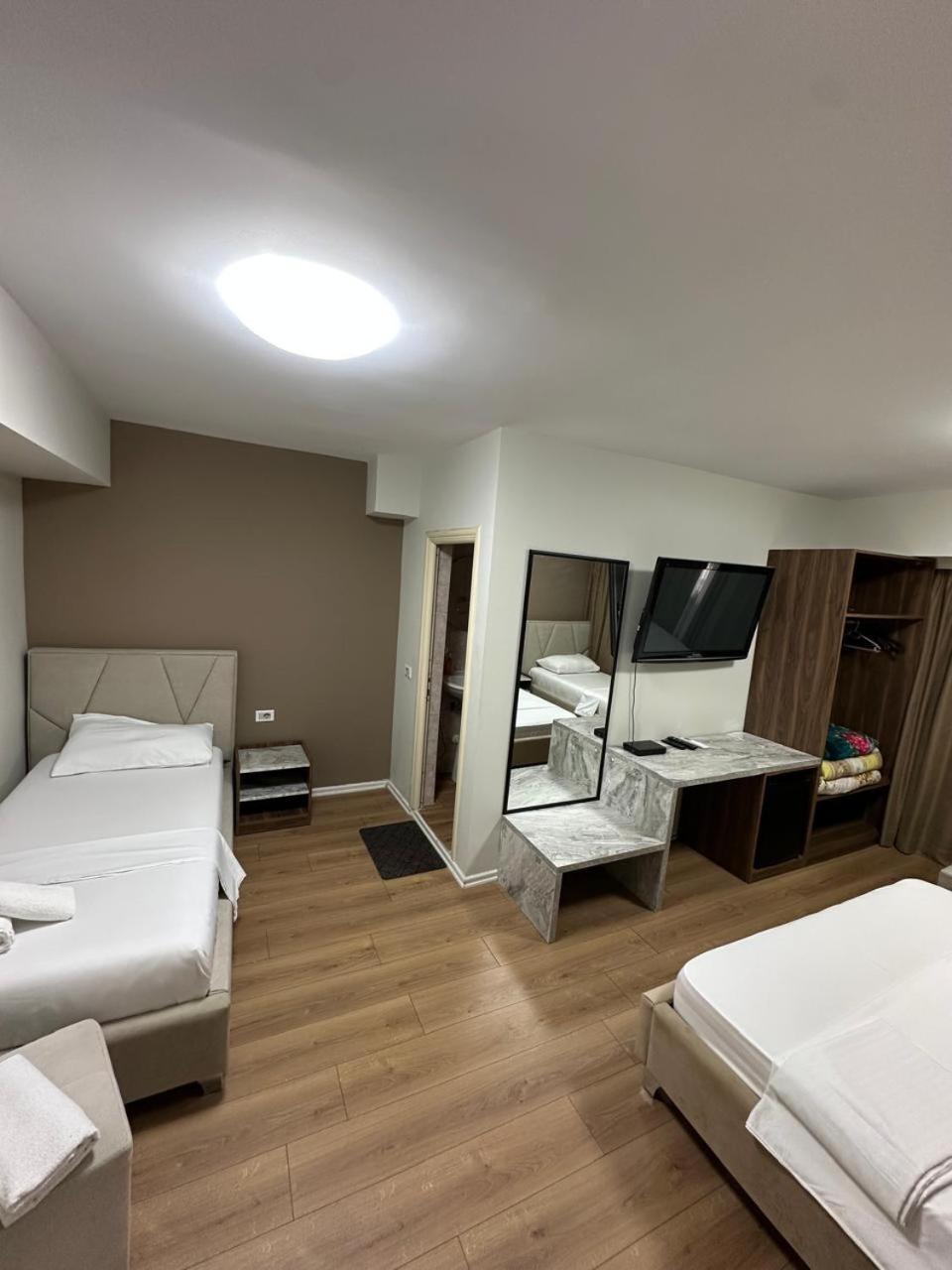Hotel Her Vlora Kültér fotó